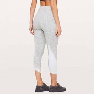 Lululemon Wunder Under Crop II Scallop High Rise Leggings Grey/White Size 4/6